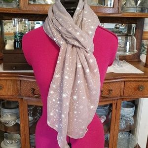 Gap Gray With Silver Stars Oblong Scarf